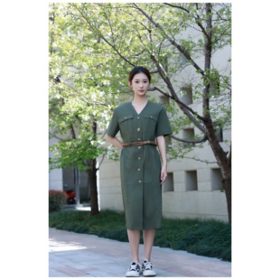 夏日会在晚餐后文艺复古双袋束腰军绿卡其显瘦气质长款短袖连衣裙