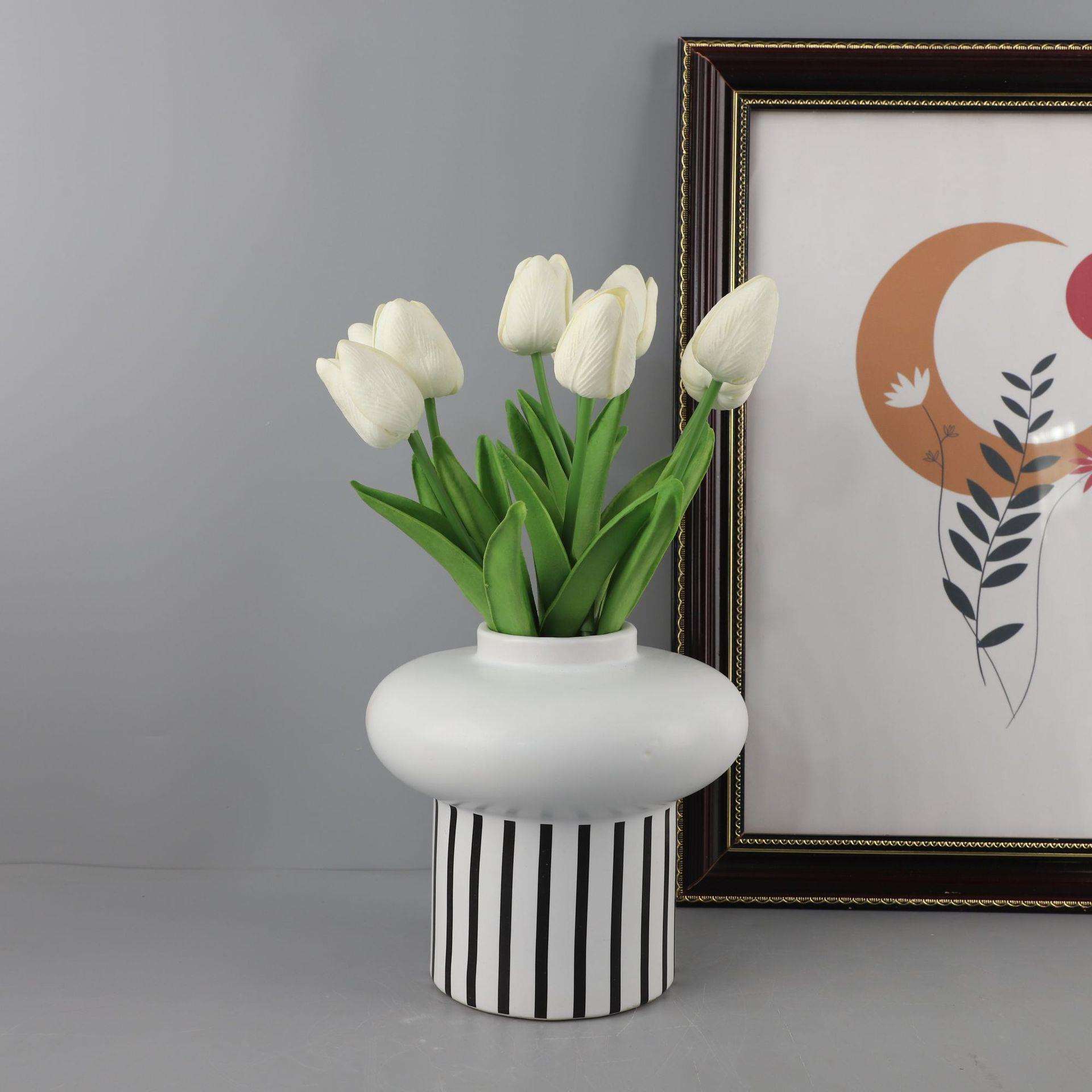 现代房创意陶瓷房条纹花器样家板电视柜书客OBN厅电视柜居装饰品