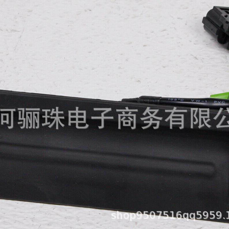 81260-F2000适用于现代起亚外把手行李箱盖开关按钮