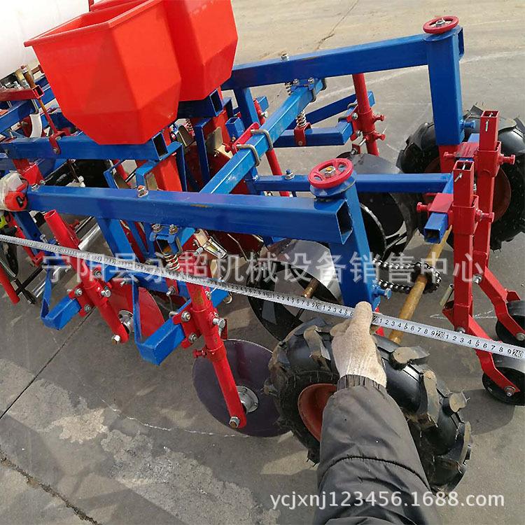 四轮车带膜播上花生喷种机无品牌/2行4行起垄膜药滴灌施肥机免抠