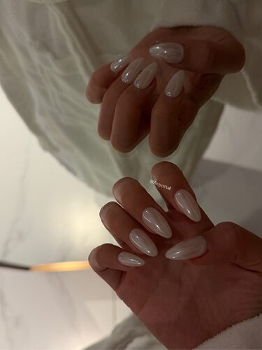 白月光｜Ins白女极简clean girl高级感纯色老钱风手工穿戴甲美甲