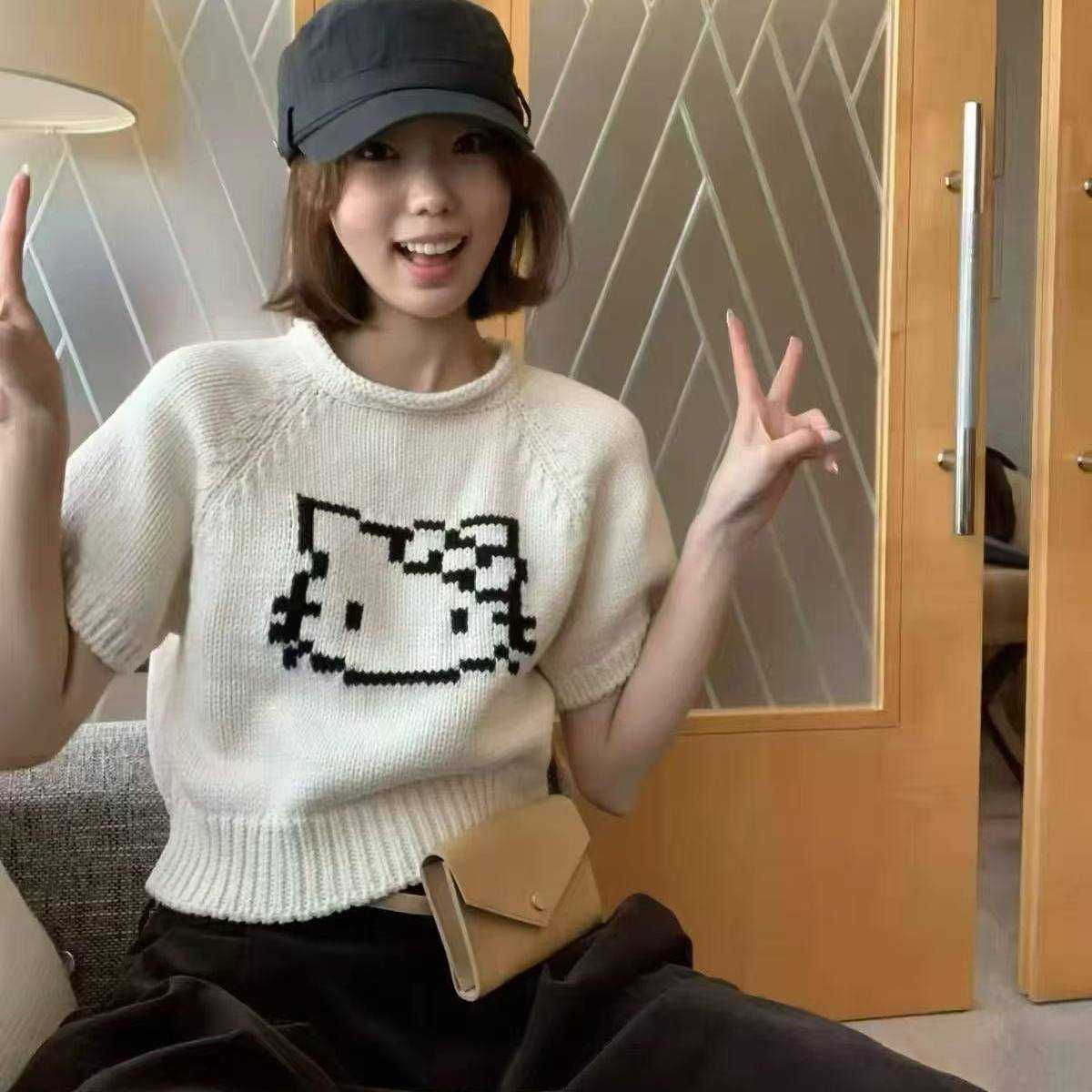 韩系甜美短款T恤针织短袖毛衣女套头卡通猫咪叠穿刺绣上衣秋穿搭