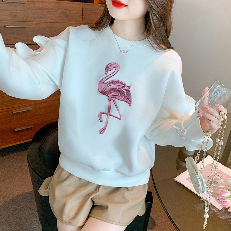 甜美荷叶边绣花圆领长袖卫衣女款2E024秋冬新款时尚宽松上衣女