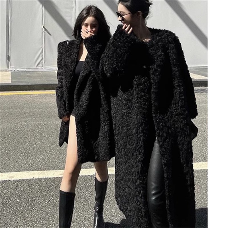 黑色羊羔毛外套长款过膝气质女神z范2024秋冬新款百搭宽松毛毛大