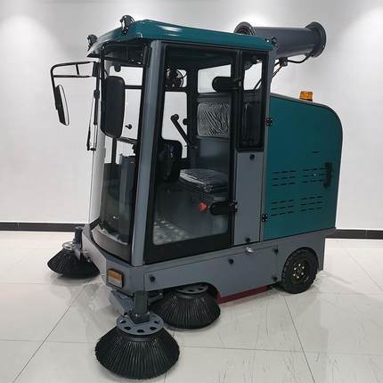 厂家直YCL供扫车带高压清洗雾地扫地齐机工业扫地车厂家规格全炮