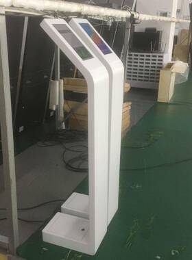 智能导平板查询机立式汽车参数牌4SSLR展厅价说格牌明店指示牌购