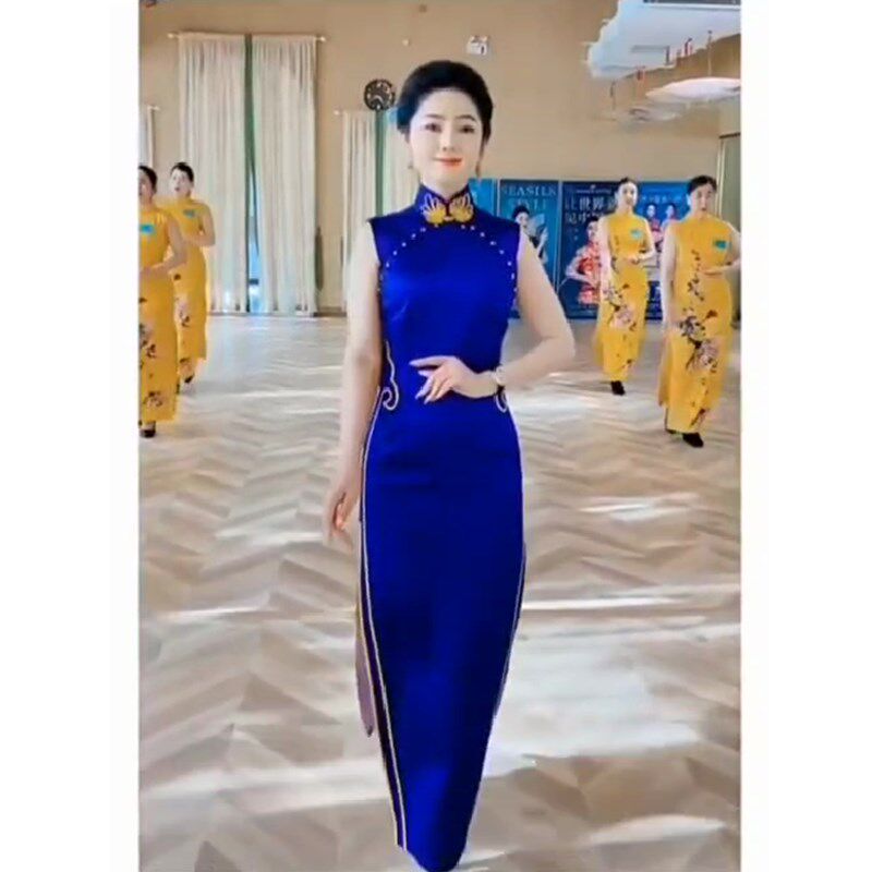 2023新款缎面刺绣o中国风气质年轻款走秀改良版表演日常长款旗袍