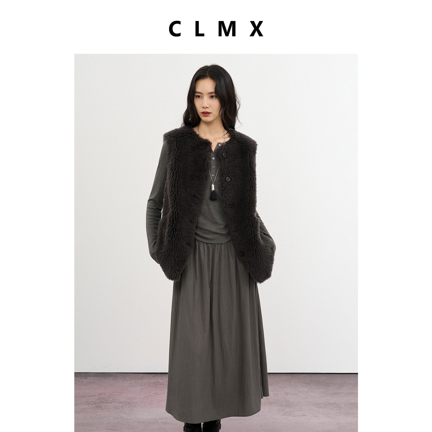 CLMX纯色时髦减龄真羊羔毛圆领开襟马甲100%绵羊毛秋冬通勤上衣女