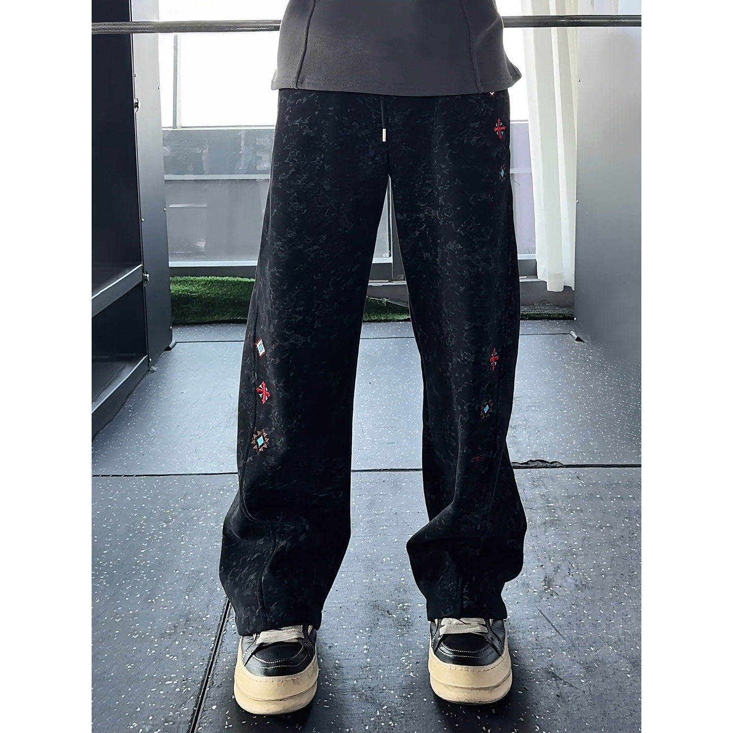 黑色美式刺绣弯刀卫裤男冬季重磅加绒扎染裤子斜切运动休闲微喇裤,男装,卫裤,淘宝优惠券,粉丝福利购,淘宝优惠卷