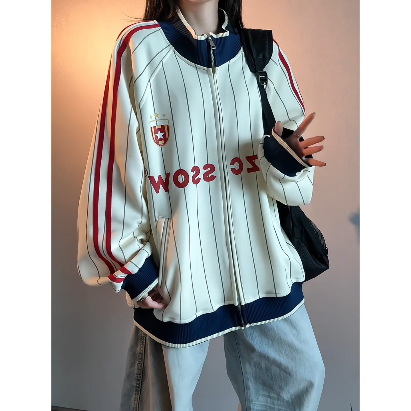 美式复古竖条纹棒球夹克男女秋季图片