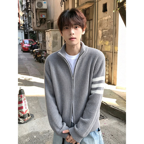 韩系慵懒风三条杠毛衣男生秋季