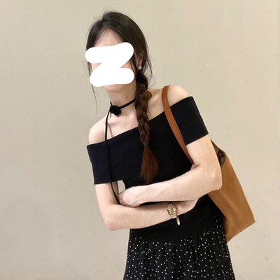 黑色一字肩短袖T恤【热销款】