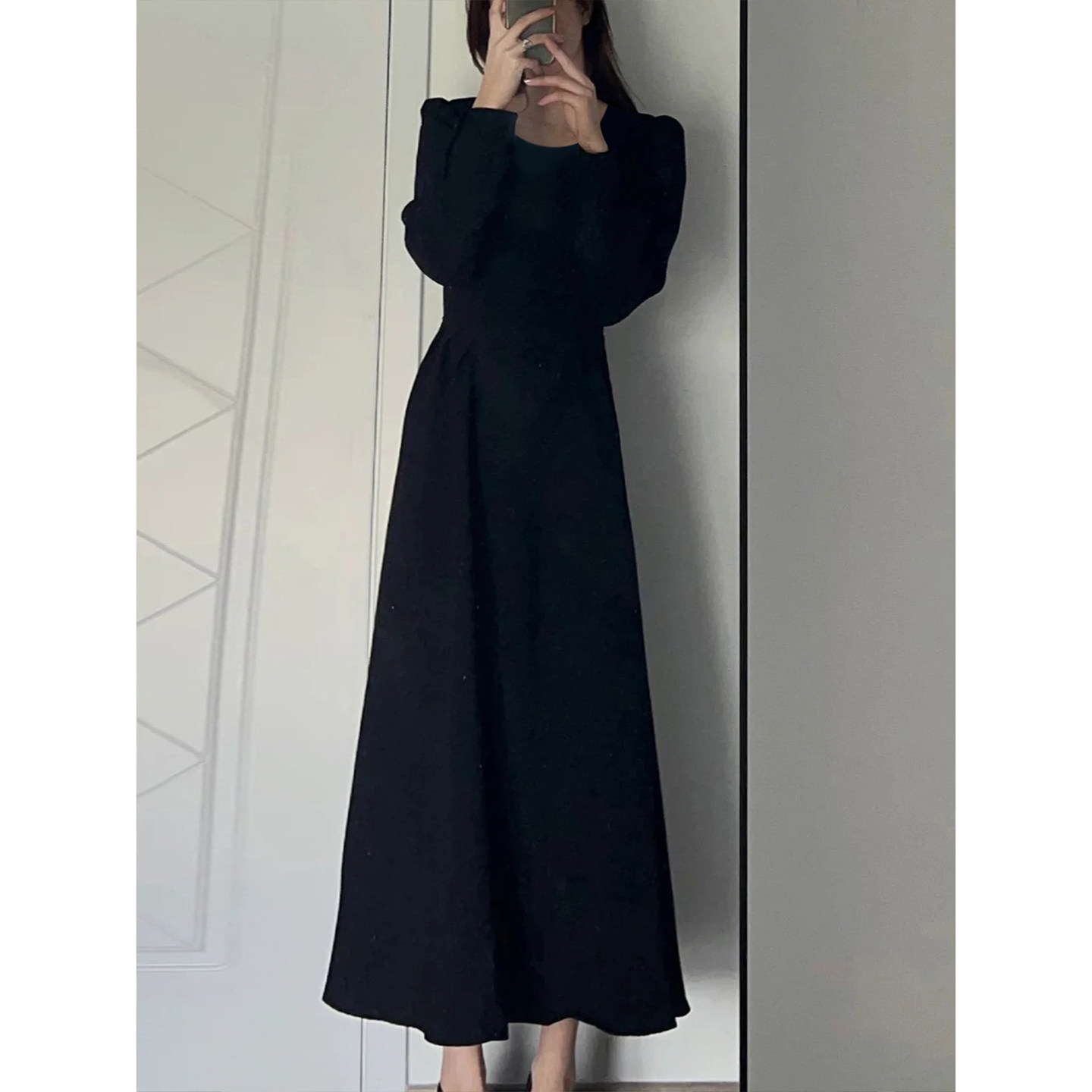 黑色连衣裙女高级感长袖礼服修身早秋冬季长裙子秋装2025新款冬装