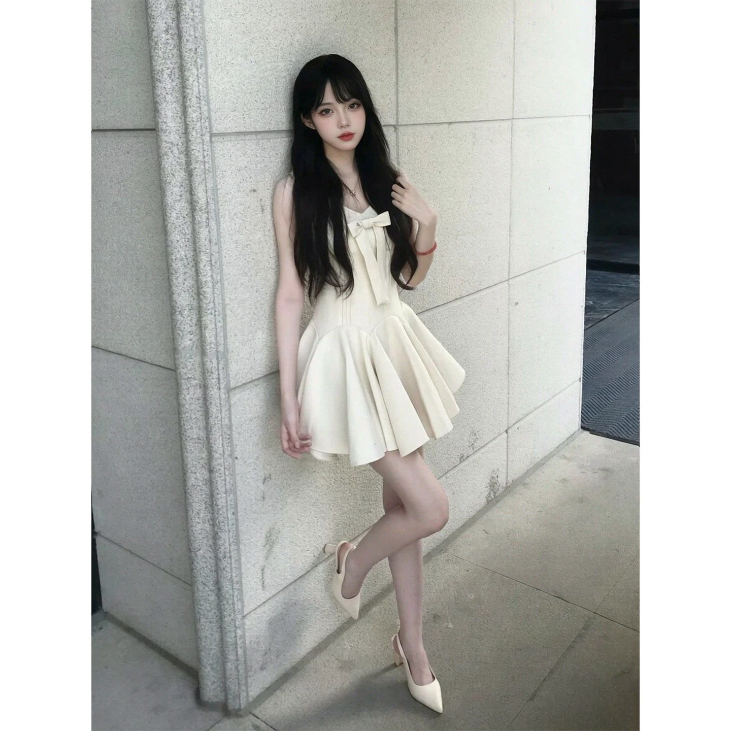 杏色蝴蝶结无袖连衣裙女法式千金风收腰显瘦a字短裙高级感气质裙
