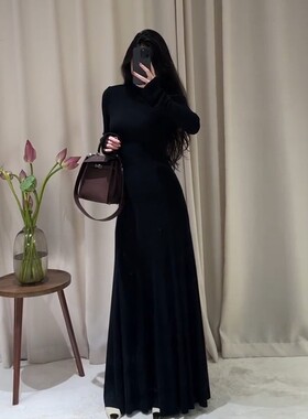 黑色长袖连衣裙仙女长款秋冬小黑裙针织长裙微胖冬装内搭高领新款