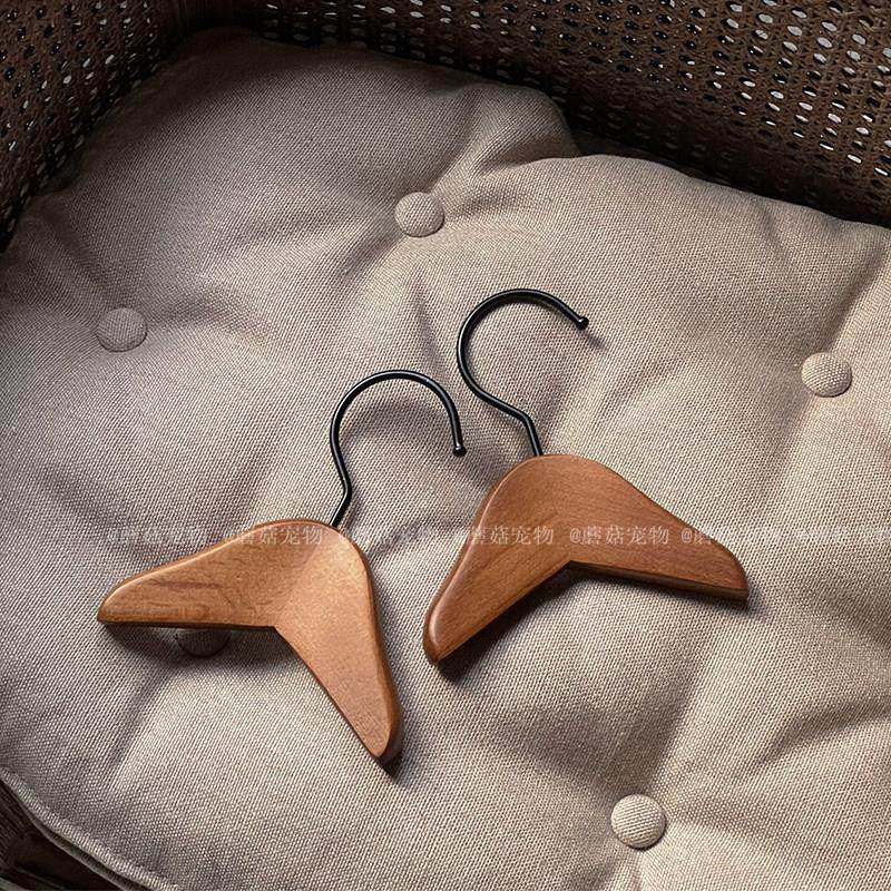 蘑菇宠物实木衣架榉木宠物衣服小衣架小型犬宠物衣服专用展示架,收纳整理,木质衣架,淘宝优惠券,粉丝福利购,淘宝优惠卷