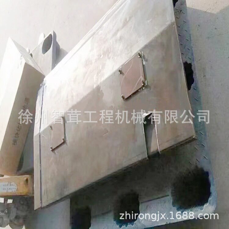 三一90SC摊铺机熨平板主机前挡板耐磨条底板振捣前挡板配件
