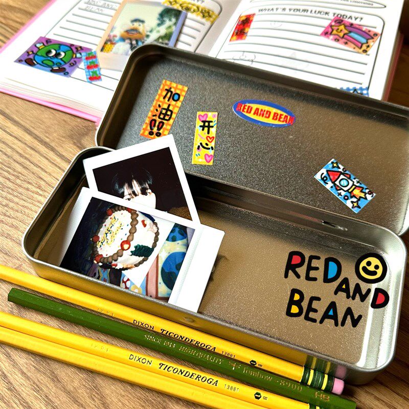 小红和豆子REDANDBEAN可爱原创地球星空复古铁盒收纳文具盒