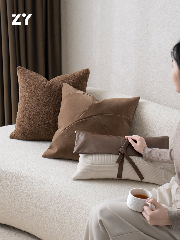 【现代】客厅沙发抱枕简约靠枕套高级感民宿别墅靠垫轻奢皮革方枕