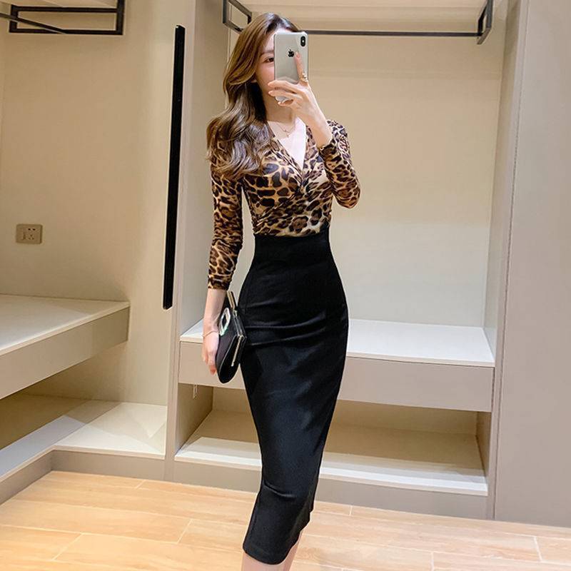 豹纹长袖连衣裙2025春装新款气质性感显瘦女人味包臀中长连衣裙子