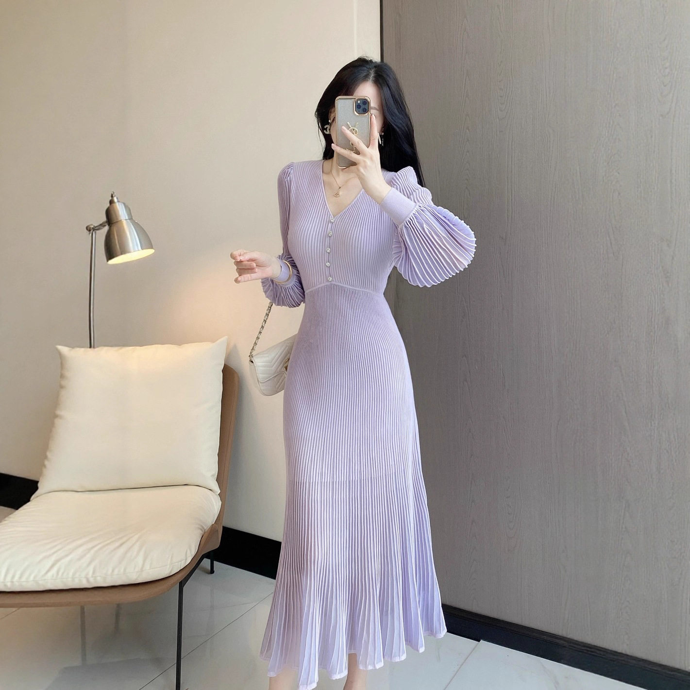 南油高端品质法式优雅风V领百褶灯笼袖设计修身显瘦针织连衣裙女