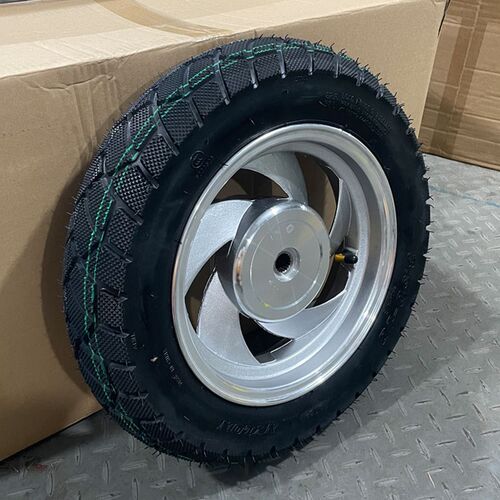 gy6踏板助力车后轮总成125迅鹰战速鬼火摩托车后轮毂真空轮胎钢圈