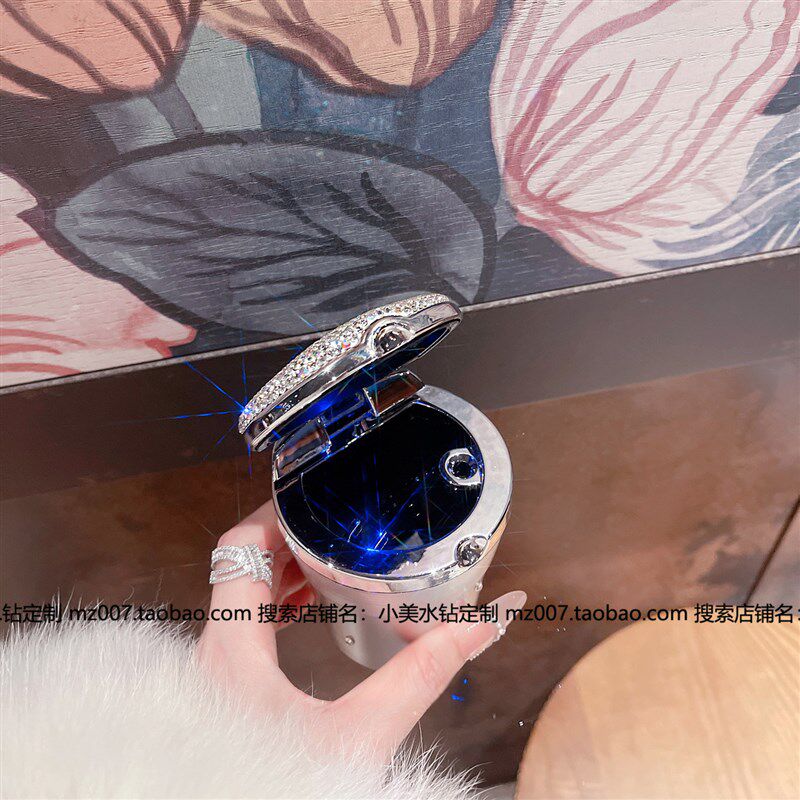 led灯车载烟灰缸新款高档水钻创意个性镶钻通用烟灰收纳车内饰品