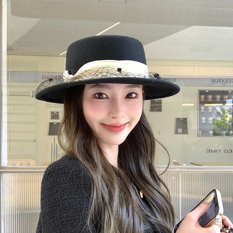 秋冬法式羊毛平顶帽百搭显脸小网纱毛呢礼帽女英伦复古平沿帽子