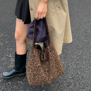 慵懒松弛感复古豹纹包包女2025新款大容量托特包秋冬通勤单肩大包