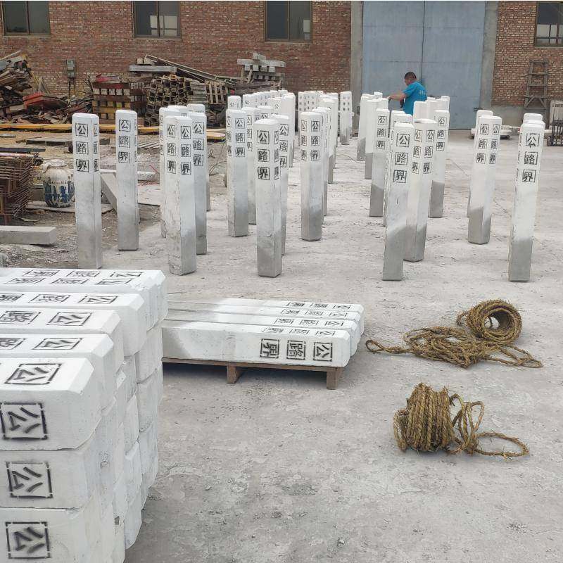 混凝土公路界用水泥界碑界桩工厂生产百米桩里程碑安全标志桩标牌