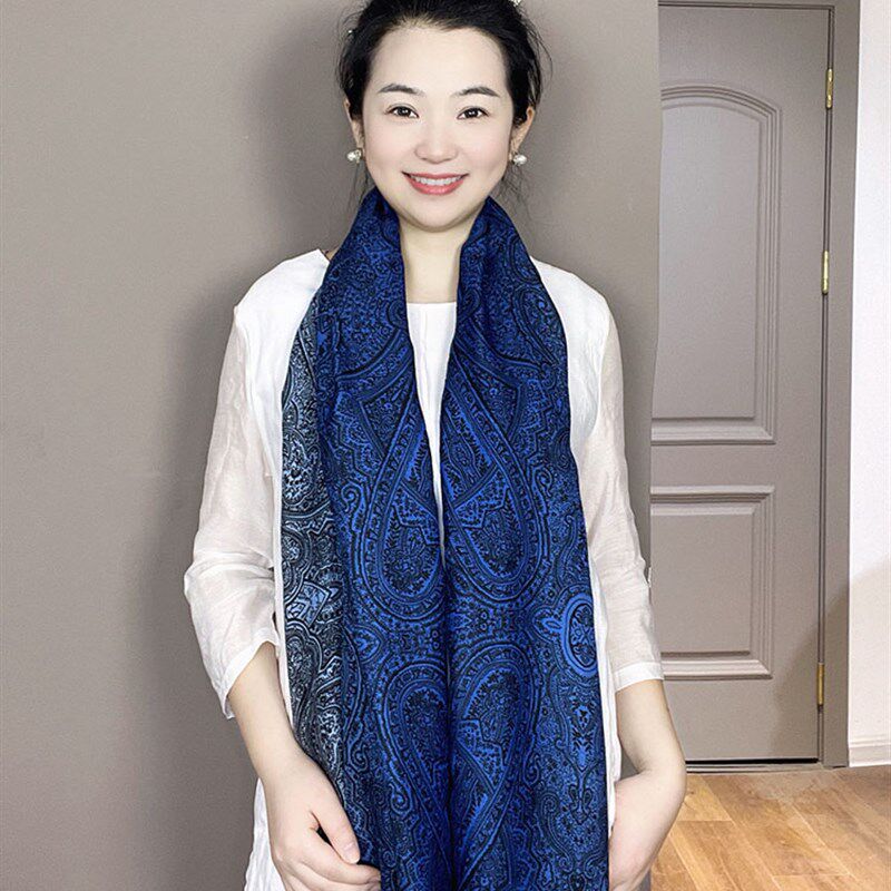 蓝色民族风围巾女2023新款春秋冬季高级感显白棉麻腰果花披肩两用