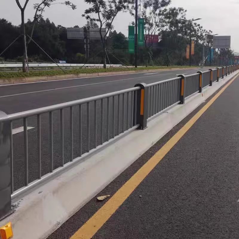 道路中央隔离护栏市政护栏机非道路隔离墩栏杆人行道防护栏防撞栏图片