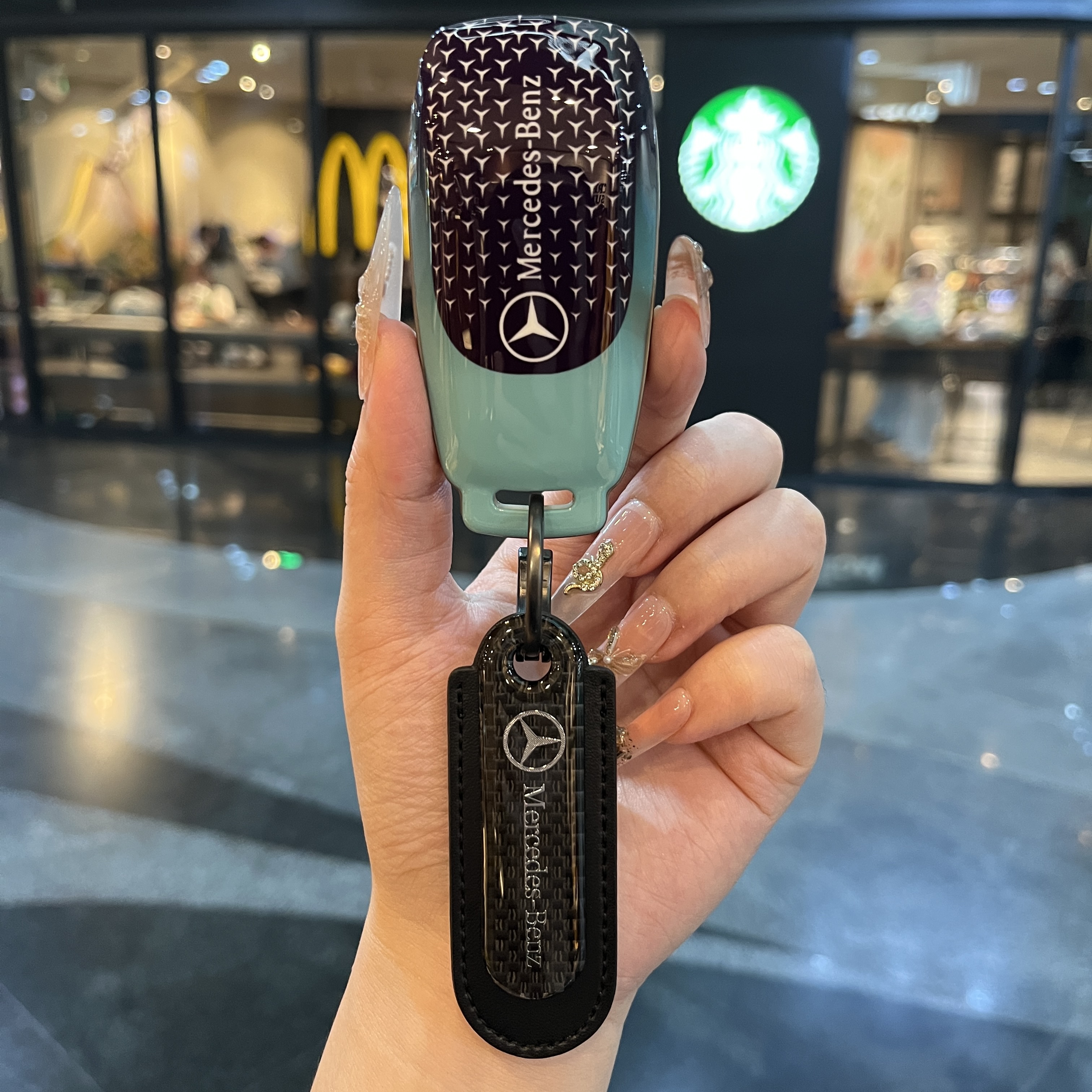 适用奔驰e300l钥匙套glc300l车c260l壳c200l扣glb220女eqe新C级男