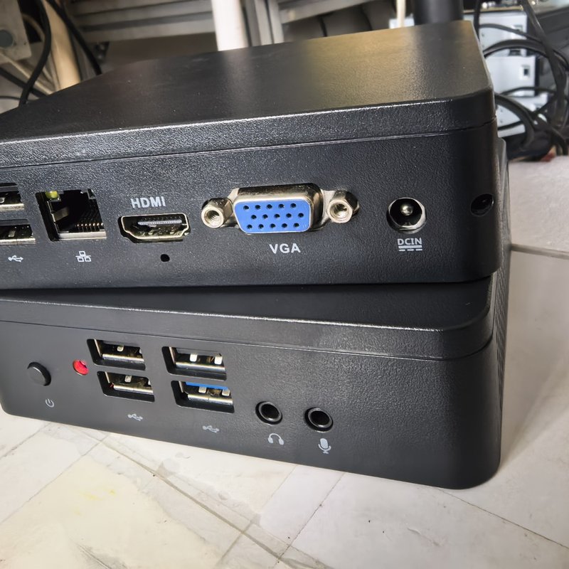 议价四核X5-Z8350主机,板载4G内存+64G