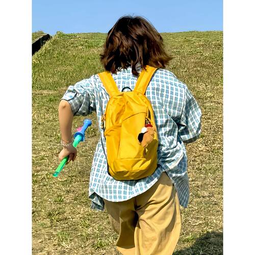 双肩包小巧轻便女士外出旅游包大学生通勤背包户外休闲运动双肩包