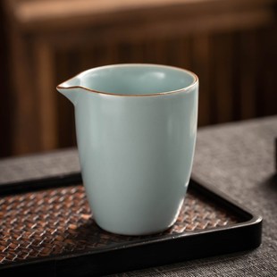 天青汝窑公道杯陶瓷泡茶杯家用公杯分茶杯倒茶器高端茶海茶具配件