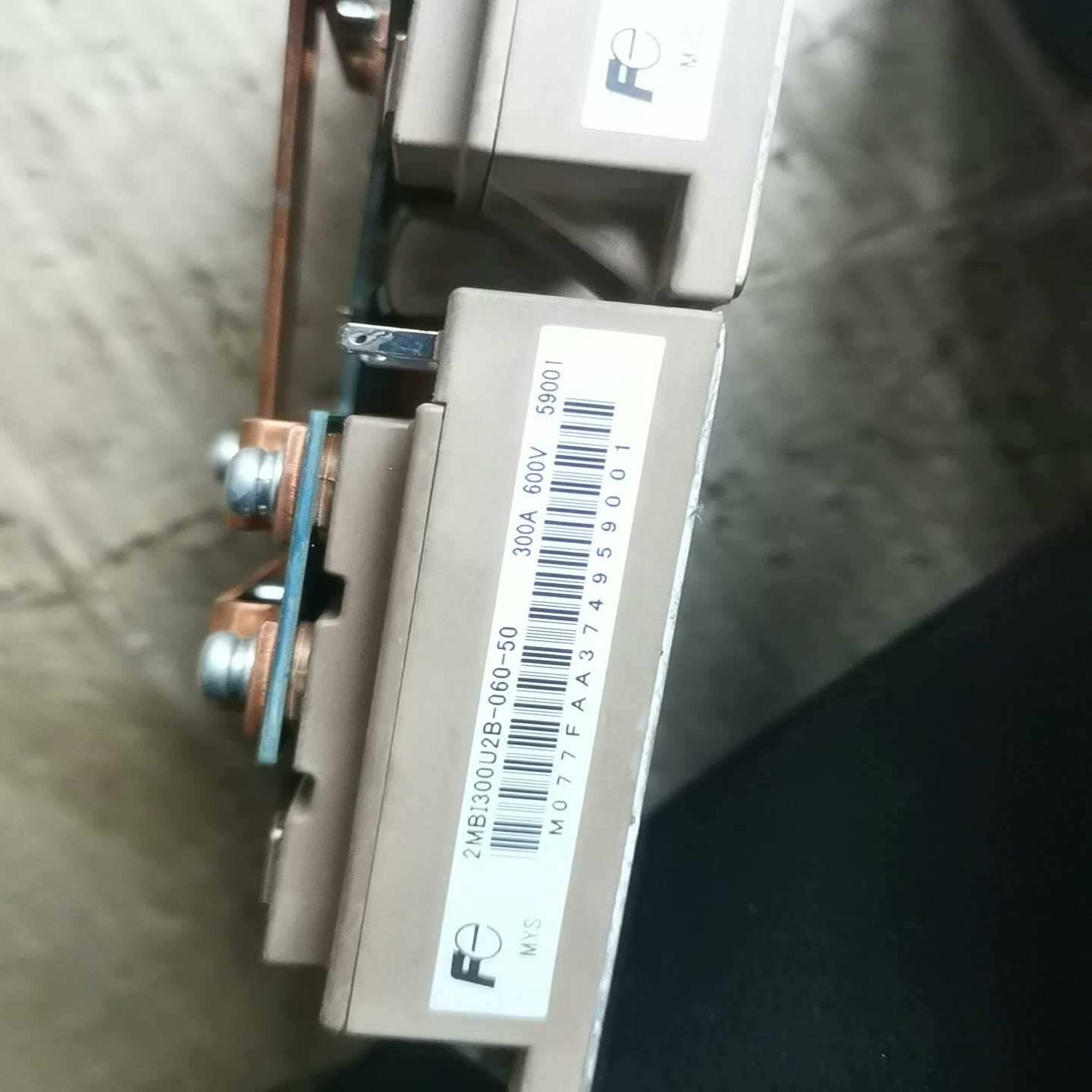 富士模块2MB1300U2B-060-50 300A600V~询价