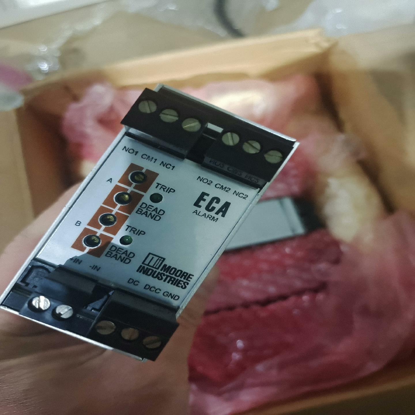 ECA/4-20MA/DH1L1/24DC-AD100一起有（电子设备）