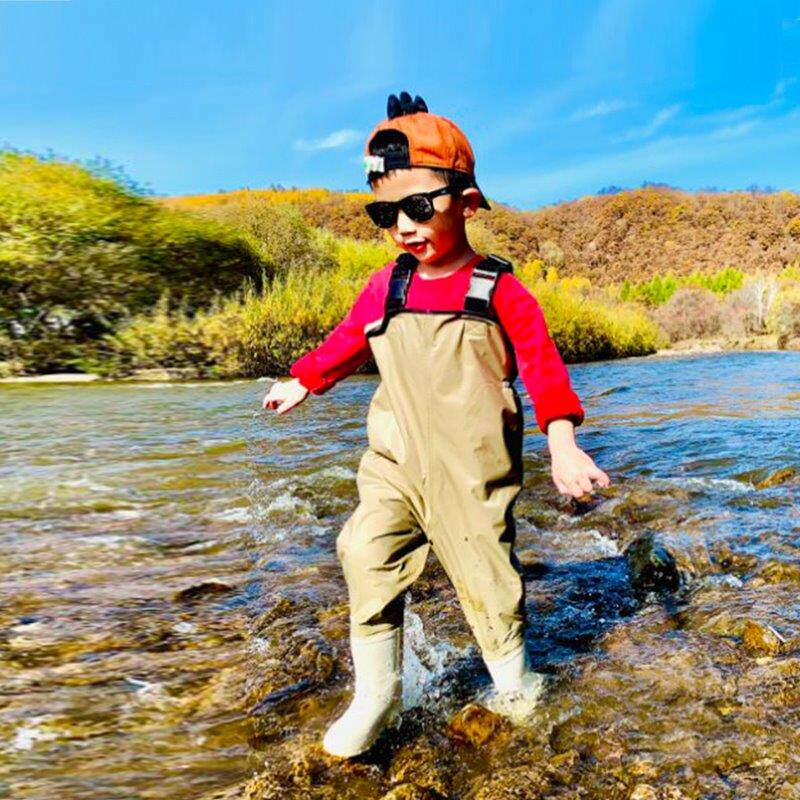 赶海装备儿童玩水服涉水防水裤幼儿园沙滩摸鱼背带连体雨鞋下