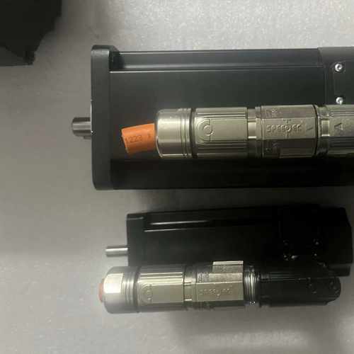 (工仔机械）贝加莱电机8LSA35.DB030S300 8LSA25.D