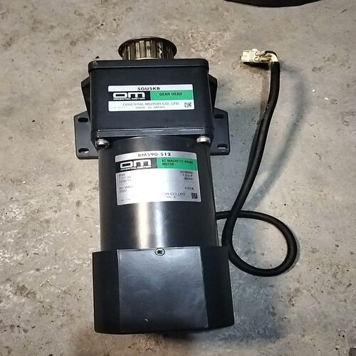 东方OM电机BM590-512带减速机5GU5KB配有安装【议价】