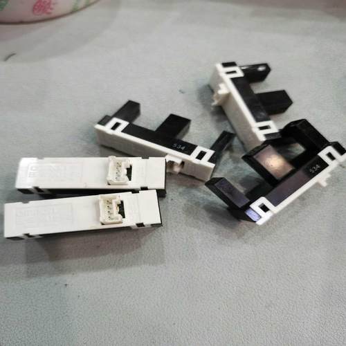 EE-SPX416-P2槽型光电开关 双槽距12MM~议价