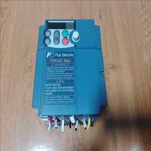 富士变频器frn0004c2s-4c，功率380v，2.3k（耶耶电子）