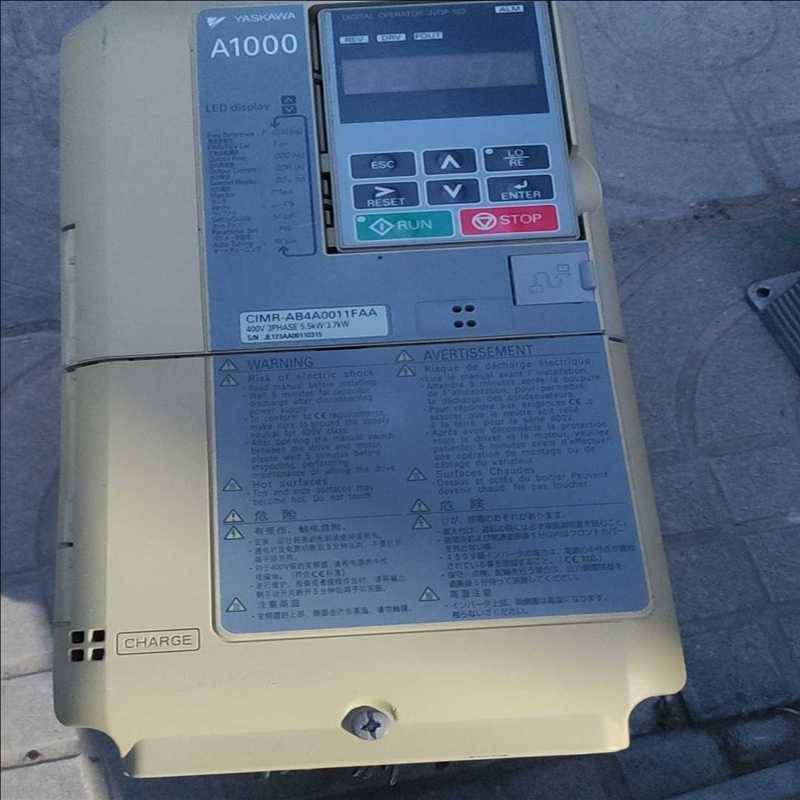 安川变频器A1000正常设备拆下来的（耶耶电子）