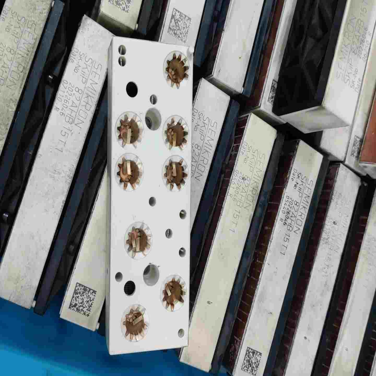 (询价)西门康模块SKIIP 82AHB15T1，83AHB15T1 - 实物图