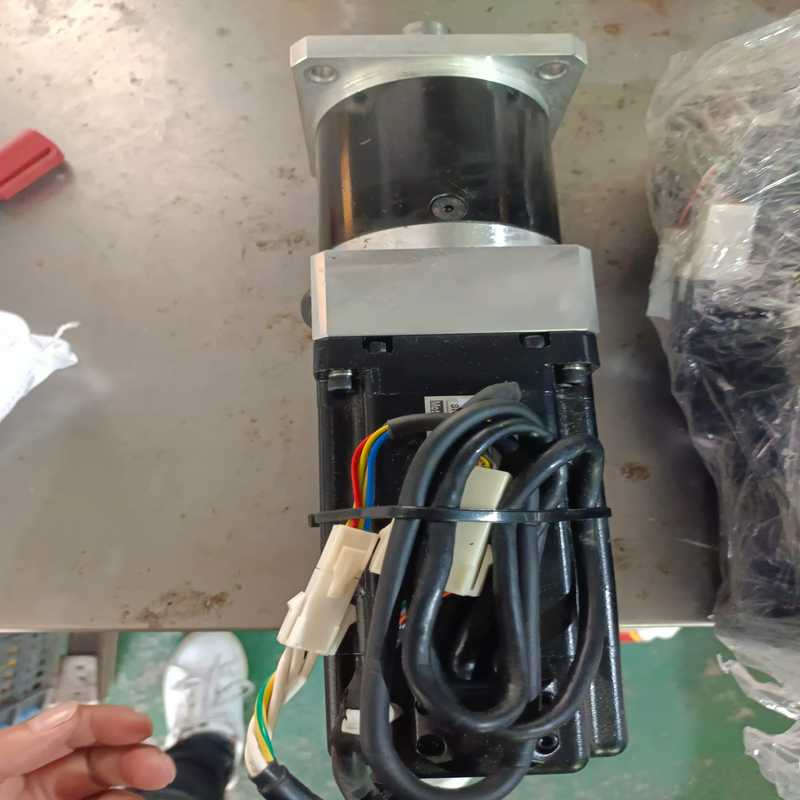 议~众为兴电机SV–X1MH075A–N2LN