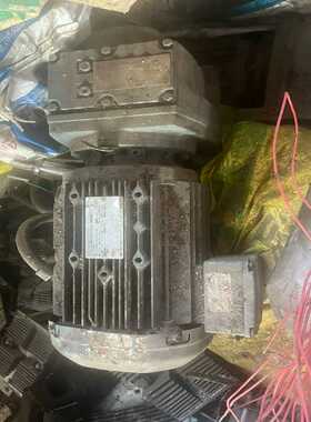 SEW电机，型号R57 DRE100LC4。功率3千瓦，14[浩蓉商户]