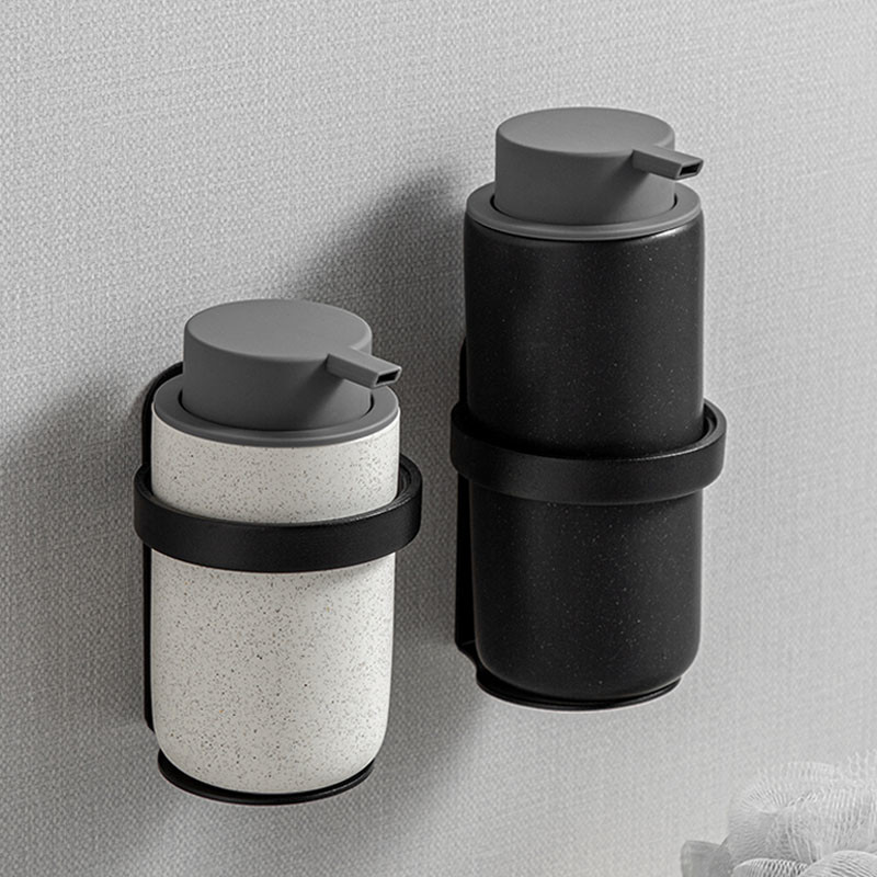 壁挂式浴室免打孔家用北欧置物挂架牙刷杯瓶架多功能太空铝装饰盘