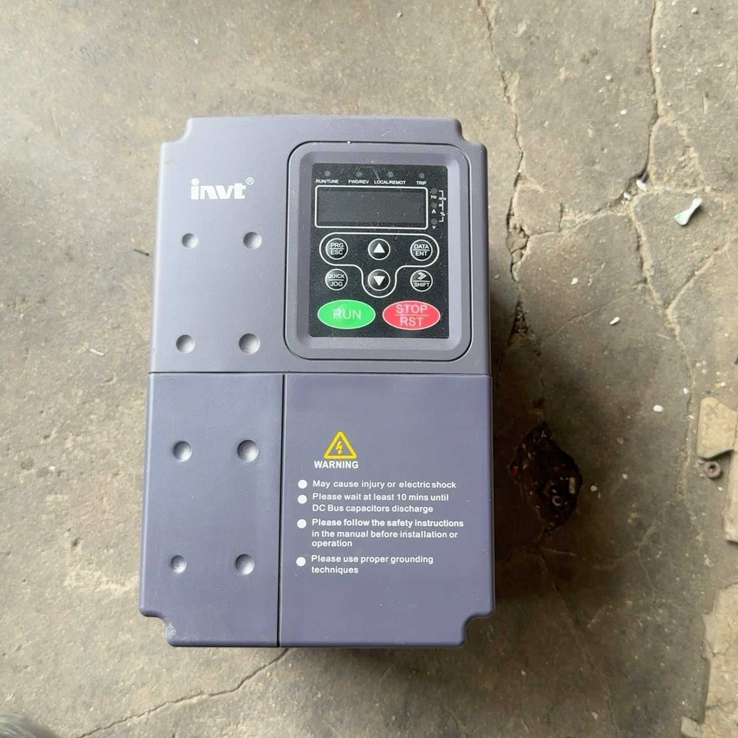 (询价)的英威腾变频器CHF100-004G／5R5P-4，实图