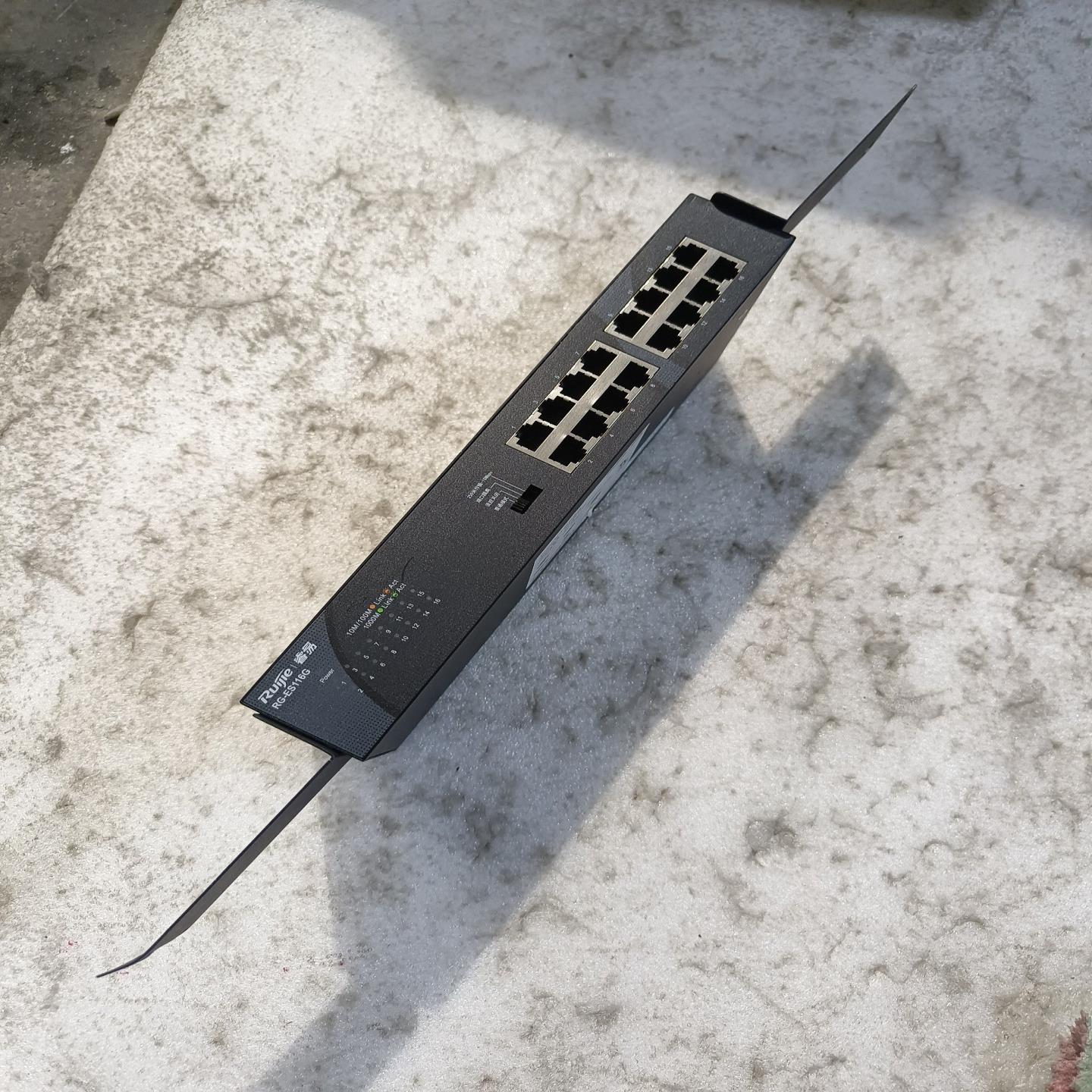 【议价】睿易16口千兆交换机RG-ES116G成色如图带耳挂